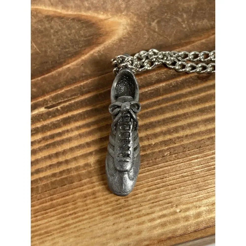 VTG Avon Pewter 1979 Fast Track Shoe Pendant Chain Necklace 20.5”